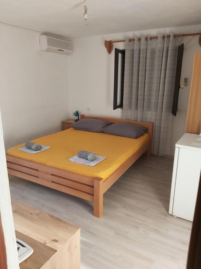 Hotel Soba Janja Bol Exterior foto